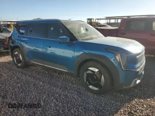 2024 Kia EV9 Wind z VIN KNDAFFS59R6019459, wystawiony jako Copart lot #71760424 z przebiegiem 46 888 mil mil oraz Szkody całkowita. Historia ofert i sprzedaży dostępna na DreamBid. Obrazek 4.
