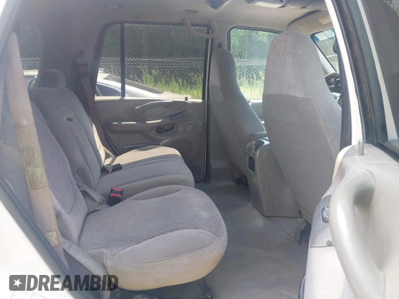 1998 Ford Expedition XLT with VIN 1FMRU176XWLB98732, listed as a IAAI auction lot 42593540 with 201,655 mi miles and . Bid and sale history available at DreamBid. Image 8.
