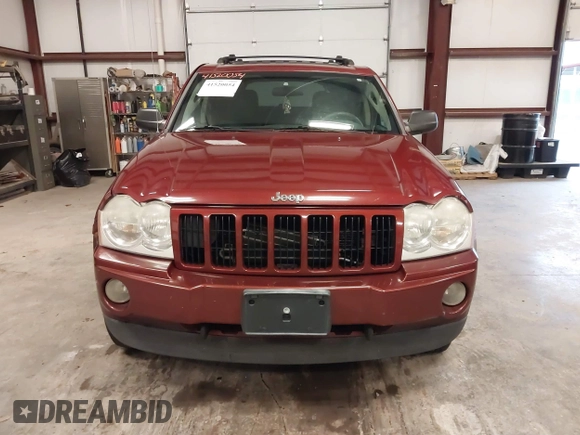 2007 Jeep Grand Cherokee Laredo with VIN 1J8GR48K97C631672, listed as a IAAI auction lot 41520054 with 231,576 mi miles. Bid and sale history available at carsss.com. Image 12.