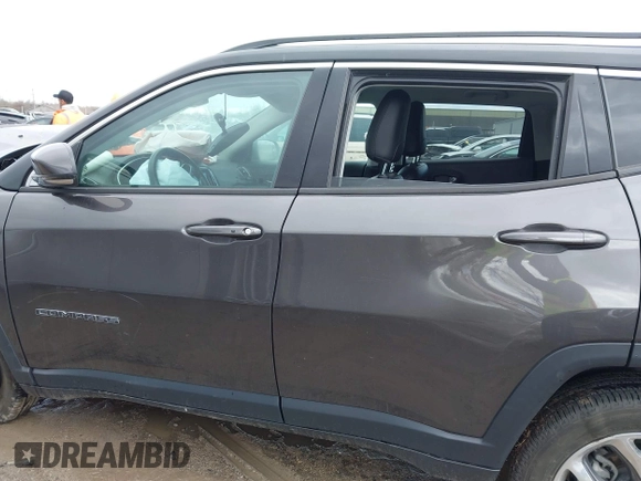 2021 Jeep Compass Limited with VIN 3C4NJDCB2MT576575, listed as a IAAI auction lot 41901962 with Not Provided miles and . Bid and sale history available at carsss.com. Image 14.