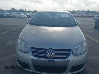 2010 Volkswagen Jetta Limited Edition with VIN 3VWAX7AJXAM165193, listed as a IAAI auction lot 41962307 with 62,574 mi miles and . Bid and sale history available at DreamBid. Image 6.