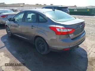 2012 Ford Focus SE с VIN 1FAHP3F20CL456565, выставлен на аукционе IAAI как лот 42045389 с пробегом 164 323 миль миль и . История ставок и продаж доступна на DreamBid. Изображение 3.