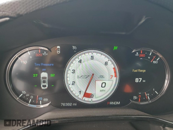 2017 Cadillac CTS-V z VIN 1G6A15S64H0137358, wystawiony jako Copart lot #53385215 z przebiegiem 76 382 mil mil oraz Tytuł czysty. Historia ofert i sprzedaży dostępna na DreamBid. Obrazek 9.