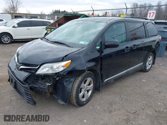 2018 Toyota Sienna LE Auto Access Seat with VIN 5TDKZ3DC8JS929730, listed as a IAAI auction lot 41898547 with 88,043 mi miles. Bid and sale history available at carsss.com. Image 19.