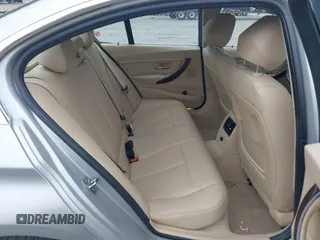2013 BMW 3 Series 328i xDrive с VIN WBA3B3C57DF530191, выставлен на аукционе IAAI как лот 42517863 с пробегом 71 410 миль миль и . История ставок и продаж доступна на DreamBid. Изображение 8.