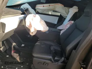 2024 Tesla Cybertruck Cyberbeast z VIN 7G2CEHEE3RA013268, wystawiony jako Copart lot #43322195 z przebiegiem Nie podano mil oraz Szkoda całkowita • Salvage title. Historia ofert i sprzedaży dostępna na DreamBid. Obrazek 7.