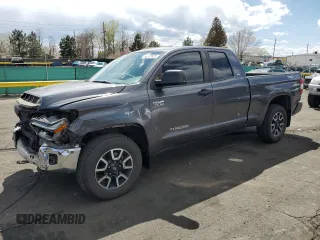 2018 Toyota Tundra SR z VIN 5TFUY5F13JX751349, wystawiony jako Copart lot #53572425 z przebiegiem 46 872 mil mil oraz Szkoda całkowita • Salvage title. Historia ofert i sprzedaży dostępna na DreamBid. Obrazek 1.