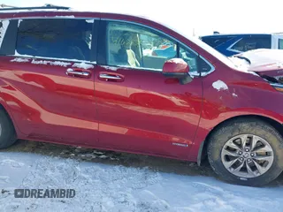 2021 Toyota Sienna XLE with VIN 5TDYSKFC8MS030845, listed as a IAAI auction lot 41628364 with 63,671 mi miles. Bid and sale history available at carsss.com. Image 14.