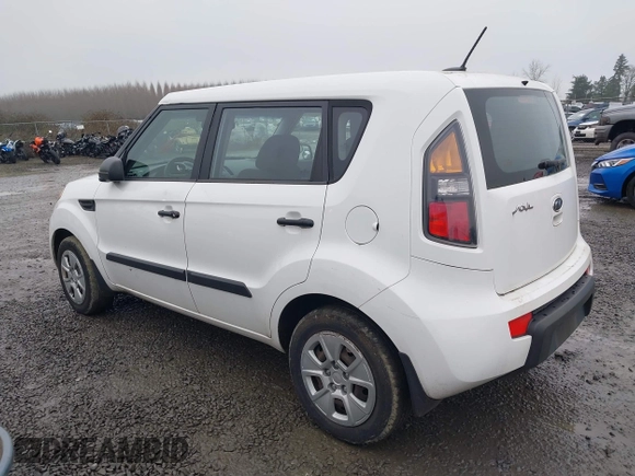 2011 Kia Soul with VIN KNDJT2A18B7346869, listed as a IAAI auction lot 41367423 with 156,070 mi miles. Bid and sale history available at carsss.com. Image 3.