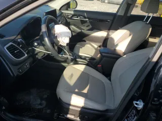 2023 Kia Seltos EX z VIN KNDERCAA8P7376662, wystawiony jako Copart lot #53665115 z przebiegiem 49 481 mil mil oraz Szkoda całkowita • Salvage title. Historia ofert i sprzedaży dostępna na DreamBid. Obrazek 7.