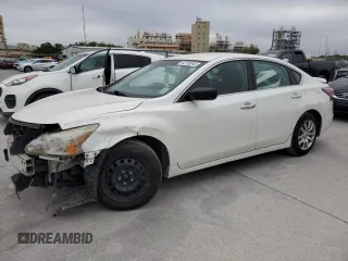 2014 Nissan Altima 2.5 S with VIN 1N4AL3AP0EN360295, listed as a Copart auction lot 52706945 with 186,012 mi miles and Salvage Title. Bid and sale history available at carsss.com. Image 1.