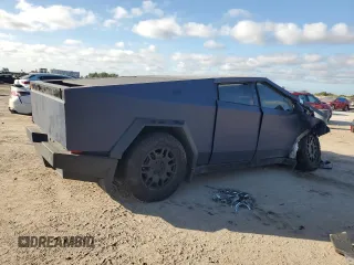 2024 Tesla Cybertruck Cyberbeast z VIN 7G2CEHEE3RA013268, wystawiony jako Copart lot #43322195 z przebiegiem Nie podano mil oraz Szkoda całkowita • Salvage title. Historia ofert i sprzedaży dostępna na DreamBid. Obrazek 3.