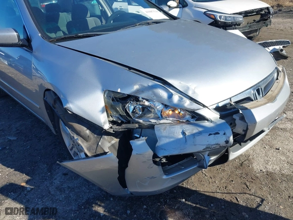 2006 Honda Accord Sdn LX SE with VIN 1HGCM56386A165458, listed as a IAAI auction lot 41087530 with 195,211 mi miles. Bid and sale history available at carsss.com. Image 6.