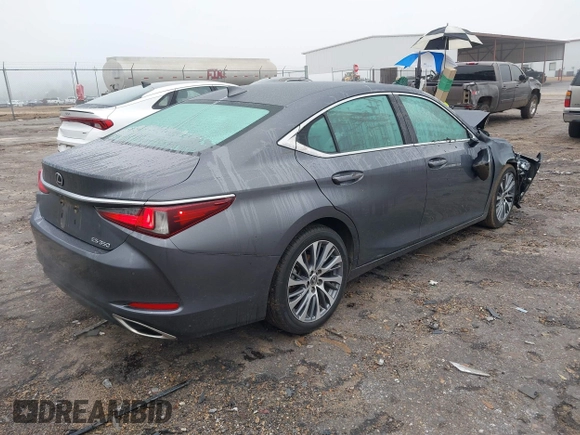 2020 Lexus ES with VIN 58ADZ1B10LU056394, listed as a IAAI auction lot 41172277 with 104,688 mi miles. Bid and sale history available at carsss.com. Image 4.