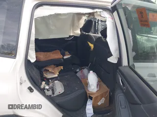 2023 Subaru Forester Premium z VIN JF2SKADC2PH471884, wystawiony jako IAAI lot #42073492 z przebiegiem Nie podano mil oraz . Historia ofert i sprzedaży dostępna na DreamBid. Obrazek 8.