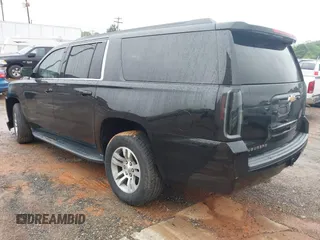 2019 Chevrolet Suburban LT z VIN 1GNSKHKC8KR332167, wystawiony jako IAAI lot #42256453 z przebiegiem 131 882 mil mil oraz . Historia ofert i sprzedaży dostępna na DreamBid. Obrazek 3.
