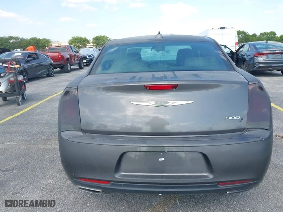 2019 Chrysler 300 with VIN 2C3CCABG5KH516295, listed as a IAAI auction lot 42063245 with 47,187 mi miles. Bid and sale history available at carsss.com. Image 15.