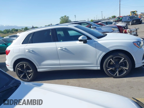 2019 Audi Q3 Premium z VIN WA1AECF32K1072625, wystawiony jako IAAI lot #42326866 z przebiegiem 67 351 mil mil oraz . Historia ofert i sprzedaży dostępna na DreamBid. Obrazek 13.