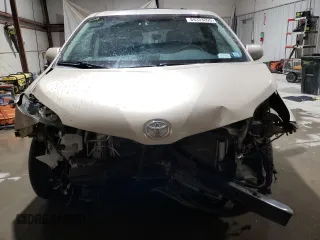 2013 Toyota Sienna XLE AAS with VIN 5TDYK3DCXDS380132, listed as a Copart auction lot 42227465 with 195,600 mi miles and Salvage Title. Bid and sale history available at carsss.com. Image 5.