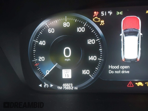 2019 Volvo XC60 R-Design with VIN LYV102RMXKB327226, listed as a IAAI auction lot 41922619 with 46,823 mi miles. Bid and sale history available at carsss.com. Image 7.