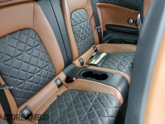 2017 Mercedes-Benz C 63 S AMG z VIN WDDWK8HB6HF447553, wystawiony jako Copart lot #44613555 z przebiegiem 15 460 mil mil oraz Szkoda całkowita • Salvage title. Historia ofert i sprzedaży dostępna na DreamBid. Obrazek 10.