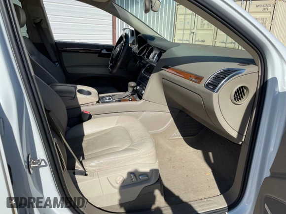 2014 Audi Q7 Premium Plus with VIN WA1LMAFEXED016226, listed as a Copart auction lot 57910315 with 139,500 mi miles and Clean title. Bid and sale history available at DreamBid. Image 5.