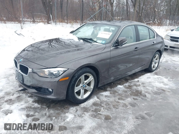 2015 BMW 3 Series 328i xDrive with VIN WBA3B5G55FNS12357, listed as a IAAI auction lot 41564058 with 91,573 mi miles. Bid and sale history available at carsss.com. Image 17.