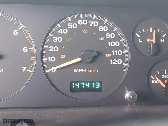 2004 Jeep Grand Cherokee Laredo with VIN 1J4GX48N94C435700, listed as a IAAI auction lot 41809624 with 147,413 mi miles. Bid and sale history available at carsss.com. Image 15.