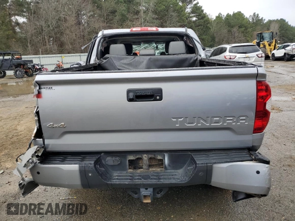 2017 Toyota Tundra Limited z VIN 5TFHW5F1XHX627001, wystawiony jako Copart lot #87833035 z przebiegiem Nie podano mil oraz Szkoda całkowita • Salvage title. Historia ofert i sprzedaży dostępna na DreamBid. Obrazek 6.