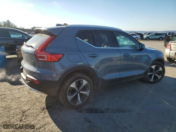 2023 Volvo XC40 Plus Bright Theme with VIN YV4L12UN8P2913418, listed as a Copart auction lot 88422125 with 27,447 mi miles and Salvage Title. Bid and sale history available at carsss.com. Image 3.