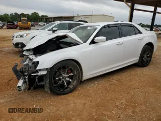 2016 Chrysler 300 with VIN 2C3CCABG8GH261391, listed as a Copart auction lot 54689084 with 82,574 mi miles and Salvage Title. Bid and sale history available at carsss.com. Image 1.