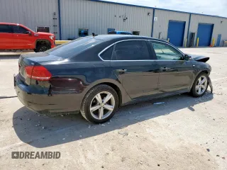 2014 Volkswagen Passat Wolfsburg Edition z VIN 1VWAT7A36EC030197, wystawiony jako Copart lot #59638335 z przebiegiem 236 622 mil mil oraz Szkoda całkowita • Salvage title. Historia ofert i sprzedaży dostępna na DreamBid. Obrazek 3.