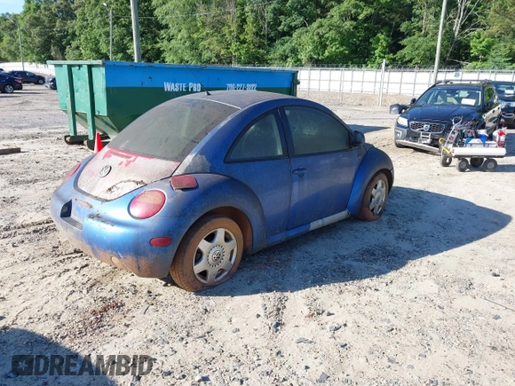 1999 Volkswagen Beetle GLS with VIN 3VWCC21C8XM426984, listed as a IAAI auction lot 42285973 with Not provided miles and . Bid and sale history available at DreamBid. Image 4.
