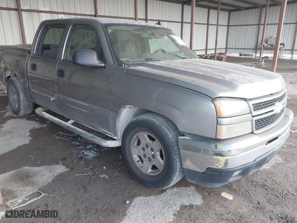 2006 Chevrolet Silverado 1500 LT1 with VIN 2GCEC13T061148784, listed as a IAAI auction lot 41640502 with 325,509 mi miles. Bid and sale history available at carsss.com. Image 1.
