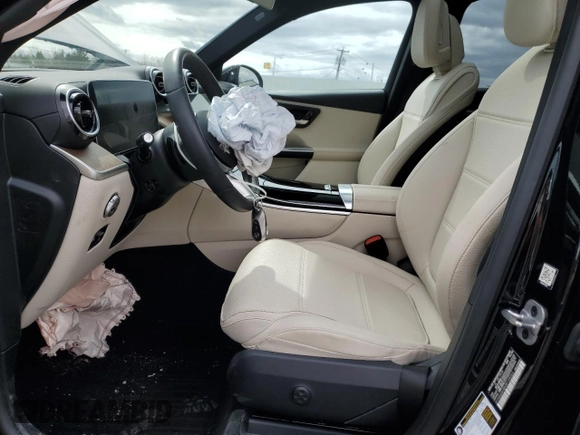2024 Mercedes-Benz GLC 300 z VIN W1NKM4HBXRF129263, wystawiony jako Copart lot #51747035 z przebiegiem 15 898 mil mil oraz Szkoda całkowita • Salvage title. Historia ofert i sprzedaży dostępna na DreamBid. Obrazek 7.