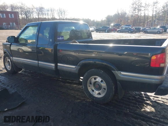2000 GMC Sonoma SLS z VIN 1GTCS19W6Y8311935, wystawiony jako IAAI lot #41503368 z przebiegiem 147 884 mil mil oraz . Historia ofert i sprzedaży dostępna na DreamBid. Obrazek 14.