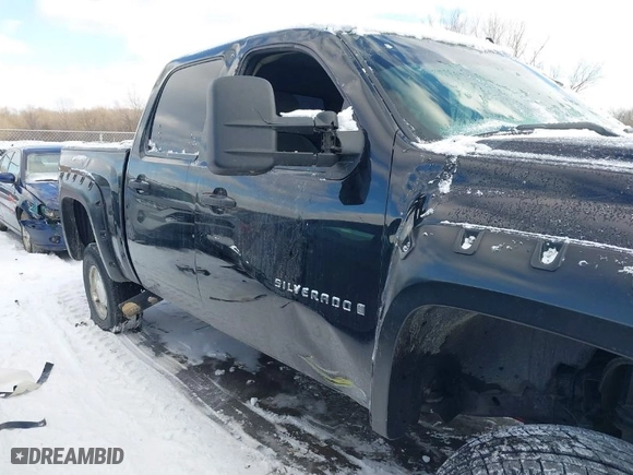 2008 Chevrolet Silverado 1500 LT w/1LT with VIN 3GCEK13JX8G294329, listed as a IAAI auction lot 41591010 with 246,781 mi miles. Bid and sale history available at carsss.com. Image 6.