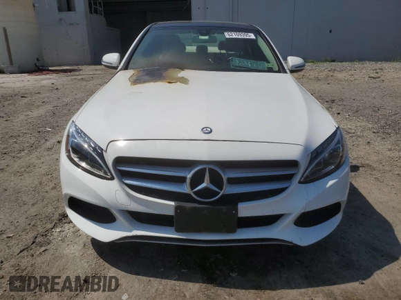 2017 Mercedes-Benz C 300 z VIN 55SWF4KB9HU220182, wystawiony jako Copart lot #62109395 z przebiegiem Nie podano mil oraz Szkoda całkowita • Salvage title. Historia ofert i sprzedaży dostępna na DreamBid. Obrazek 5.