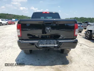 2024 Ram 2500 Big Horn z VIN 3C6UR5DJ4RG382802, wystawiony jako Copart lot #62024245 z przebiegiem 18 033 mil mil oraz Czysty tytuł • Clean title. Historia ofert i sprzedaży dostępna na DreamBid. Obrazek 6.