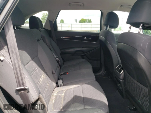 2017 Kia Sorento LX z VIN 5XYPGDA34HG305081, wystawiony jako Copart lot #60938125 z przebiegiem 132 764 mil mil oraz Czysty tytuł • Clean title. Historia ofert i sprzedaży dostępna na DreamBid. Obrazek 11.
