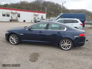 2015 Jaguar XF V6 Portfolio with VIN SAJWJ0FF5F8U67140, listed as a IAAI auction lot 41967522 with 68,000 mi miles. Bid and sale history available at carsss.com. Image 15.