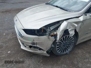2017 Ford Fusion SE with VIN 3FA6P0PU6HR269331, listed as a IAAI auction lot 42116836 with 187,407 mi miles and . Bid and sale history available at carsss.com. Image 6.