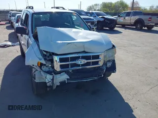 2008 Ford Escape XLT с VIN 1FMCU93168KD99003, выставлен на аукционе IAAI как лот 42133067 с пробегом 136 070 миль миль и . История ставок и продаж доступна на DreamBid. Изображение 6.