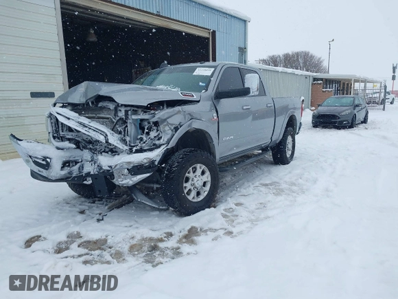 2022 Ram 2500 Laramie с VIN 3C6UR5FL6NG184134, выставлен на аукционе IAAI как лот 41228038 с пробегом 95 631 миль миль и . История ставок и продаж доступна на DreamBid. Изображение 18.