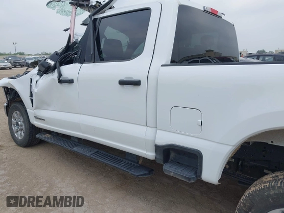2024 Ford F-250 XL with VIN 1FT7W2BT5RED79934, listed as a IAAI auction lot 42303040 with 39,011 mi miles and . Bid and sale history available at DreamBid. Image 14.