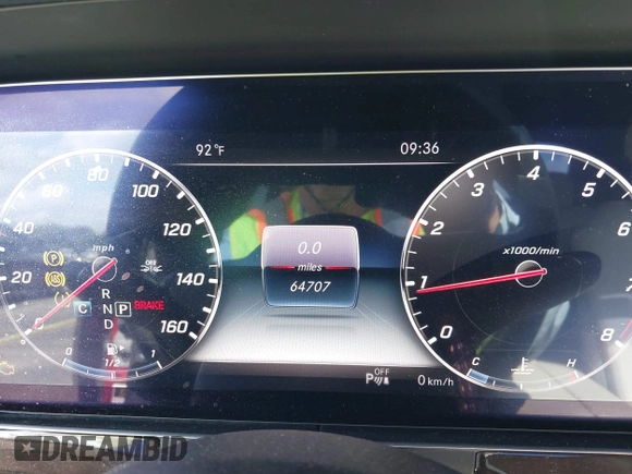 2020 Mercedes-Benz E 350 z VIN WDDZF8DB1LA747787, wystawiony jako IAAI lot #42310513 z przebiegiem 64 707 mil mil oraz . Historia ofert i sprzedaży dostępna na DreamBid. Obrazek 7.