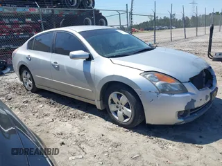2008 Nissan Altima SL with VIN 1N4AL21EX8N498584, listed as a IAAI auction lot 41861570 with 168,403 mi miles and . Bid and sale history available at carsss.com. Image 1.