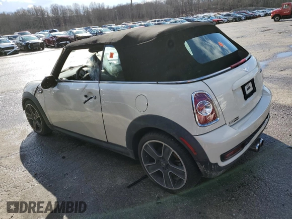 2011 MINI Convertible S z VIN WMWZP3C59BT249049, wystawiony jako Copart lot #43482275 z przebiegiem 148 283 mil mil oraz Szkoda całkowita • Salvage title. Historia ofert i sprzedaży dostępna na DreamBid. Obrazek 2.