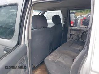 2004 Nissan Frontier XE z VIN 1N6ED29X04C402513, wystawiony jako IAAI lot #42241305 z przebiegiem 316 598 mil mil oraz . Historia ofert i sprzedaży dostępna na DreamBid. Obrazek 8.