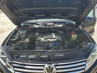 2017 Volkswagen Touareg Sport with VIN WVGEF7BP9HD004779, listed as a Copart auction lot 53530135 with 224,866 mi miles and Clean Title. Bid and sale history available at DreamBid. Image 12.